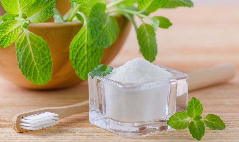 best natural alternative to commercial toothpaste